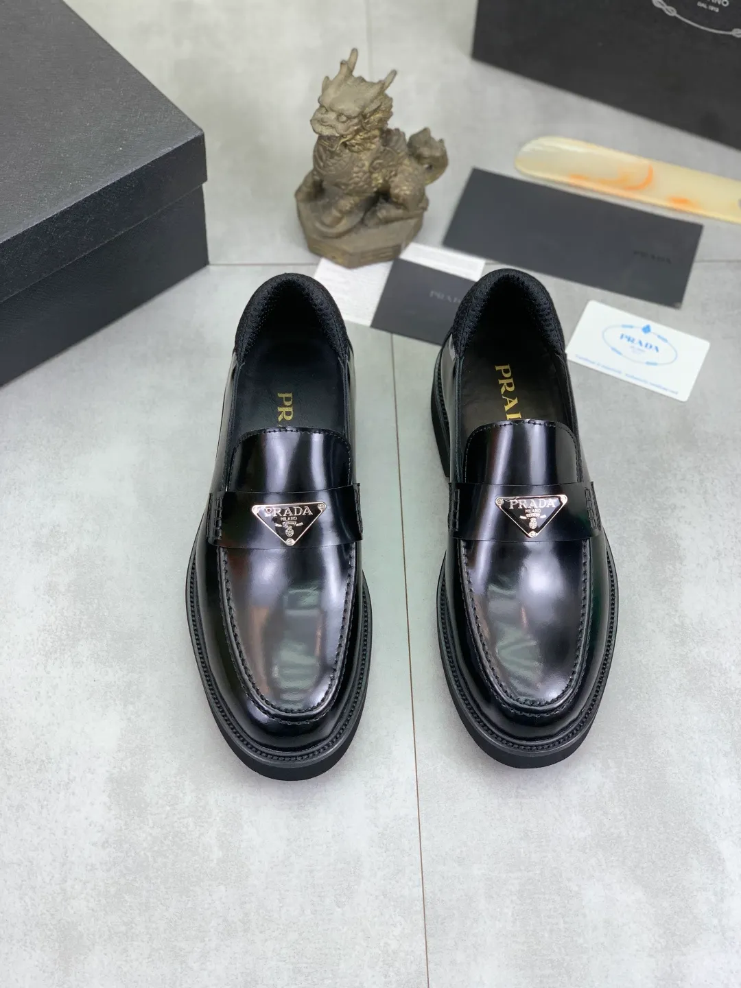 Men's shoes 💰P480 new style 💰 💎💎💎 water-dyed cow lining original order quality PRADA —🆘.Prada original purchase agent, high-end business leather shoes, fabric: imported from Italy cowhide material ➕ water-dyed cow lining/cowhide lining ➕ special original outsole, fine workmanship, real thing ^_^ Photographed 🎬size: 39-44